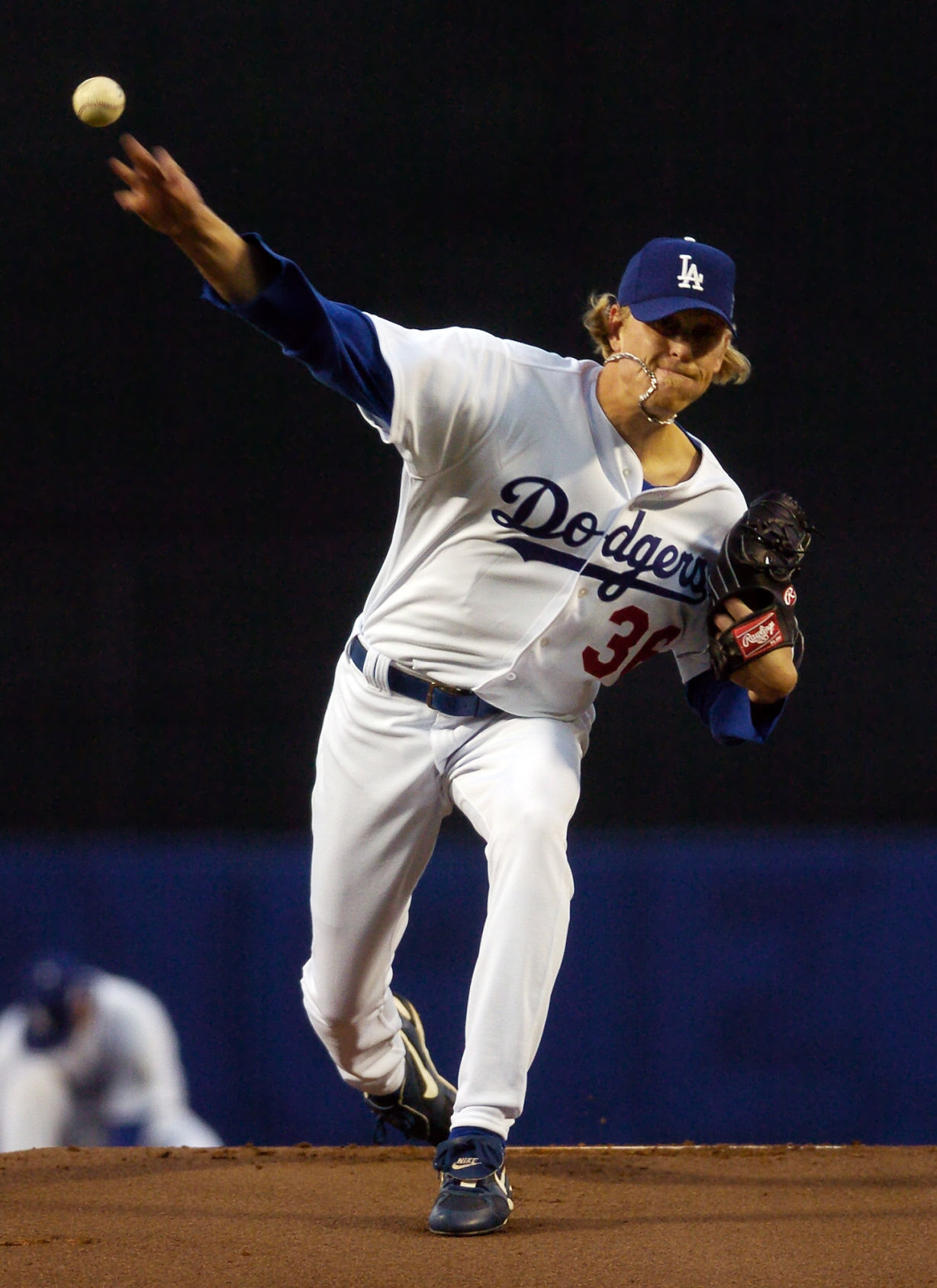 Jeff Weaver starts for the Dodgers